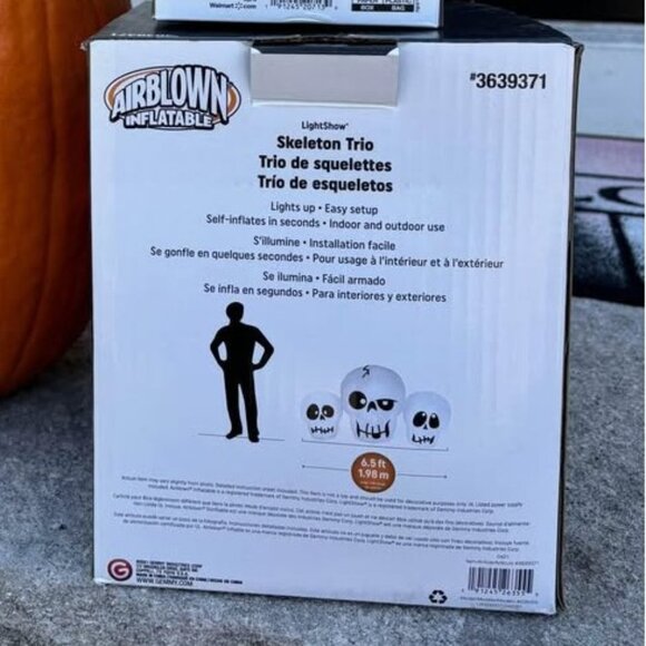 Halloween Skull Inflatable - Picture 2 of 3